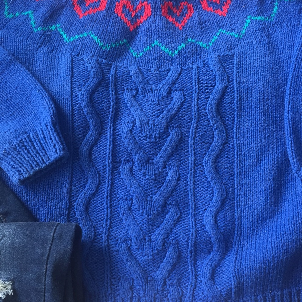 💙Vintage Mock Heart Collar Tacky Holiday Sweater - Picture 3 of 5